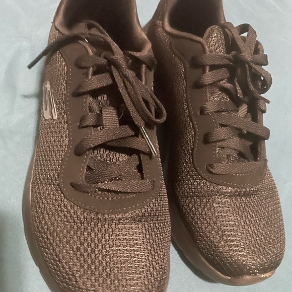 SKECHERS- MEMORY FOAM - Picture 3 of 9